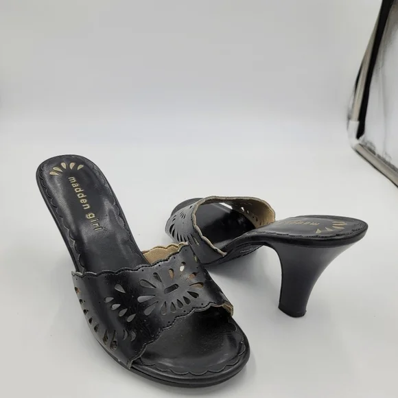 Madden Girl Black Corona Laser Cut Slides Size 7 Heels - Picture 2 of 11